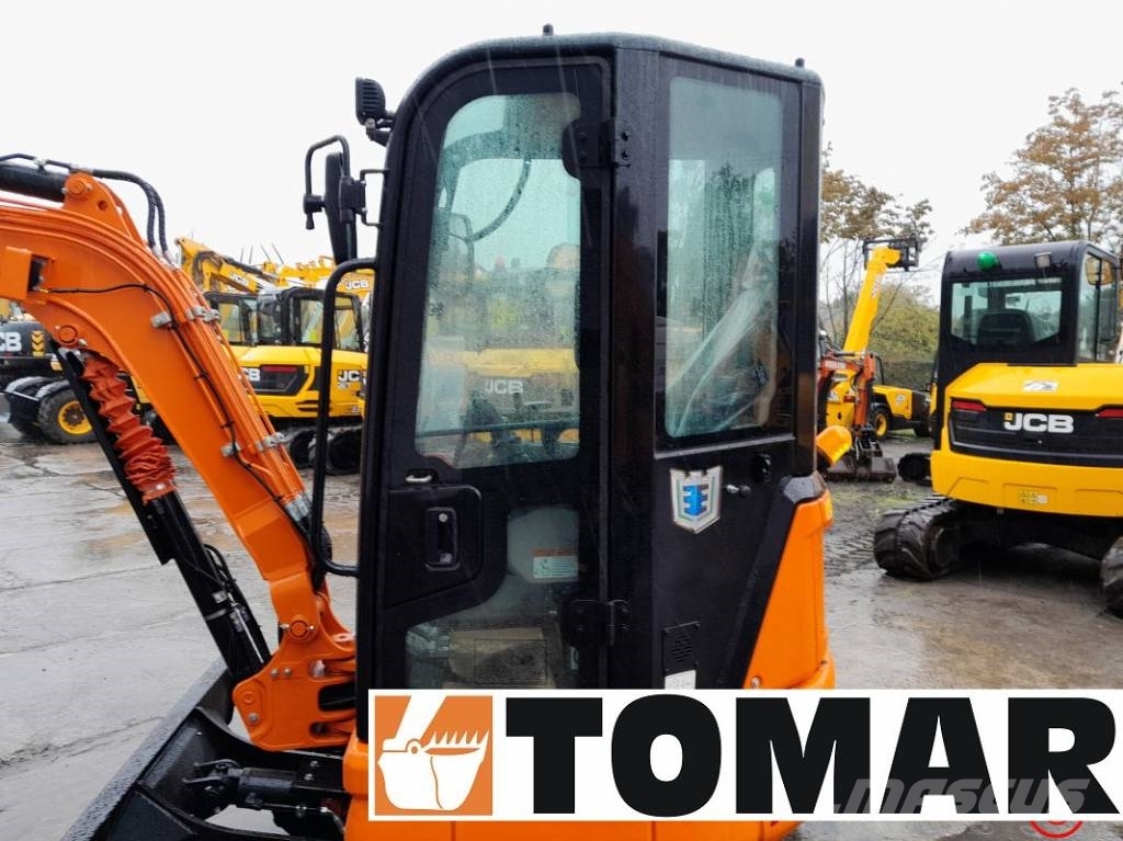 Lonking CDM 6025 履带挖掘机