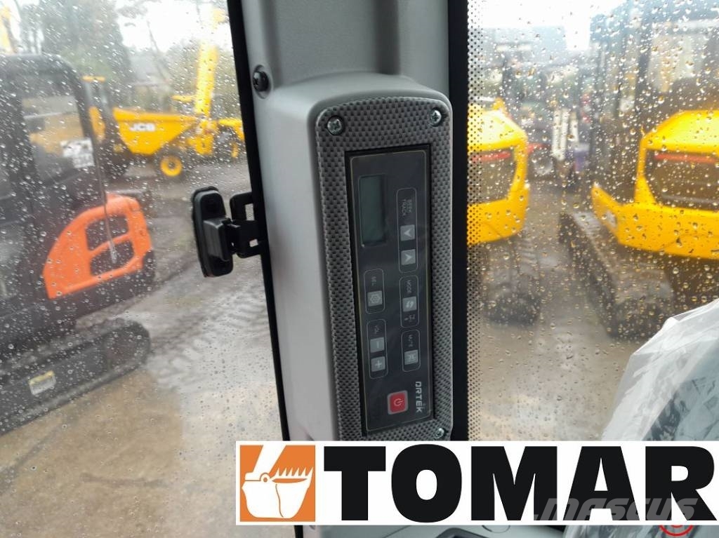 Lonking CDM 6025 履带挖掘机