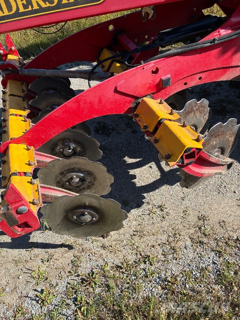 Väderstad Carrier 650 زحافات ساحقة
