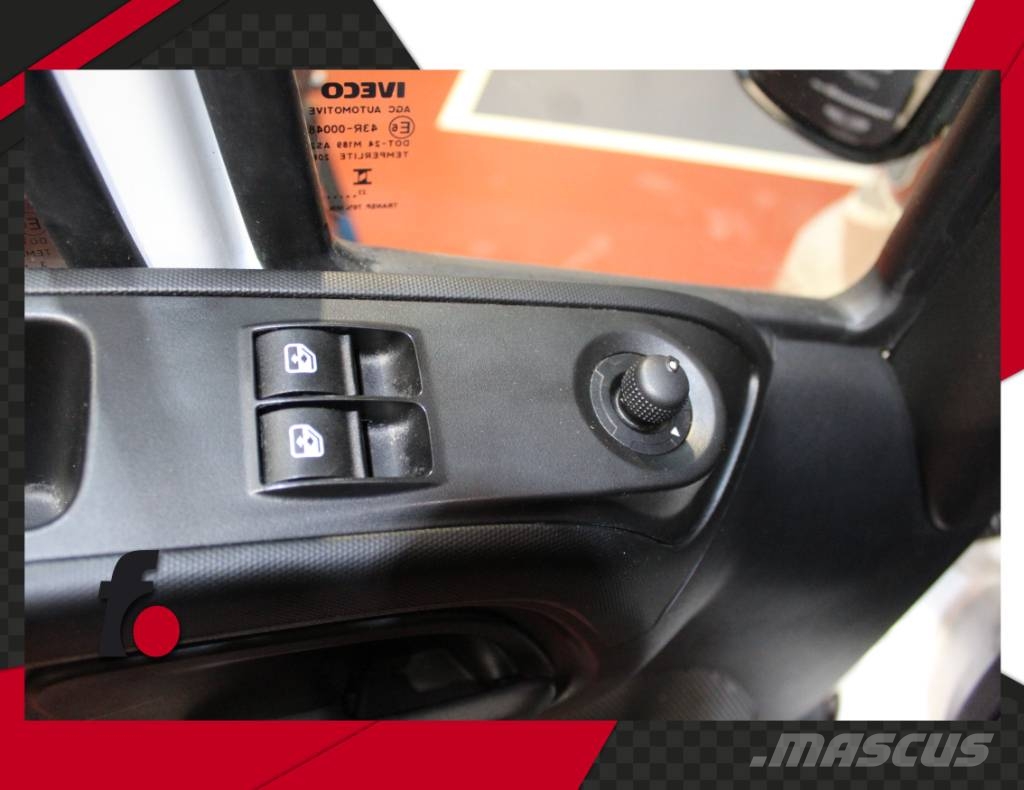 Iveco Daily CARROZADO CON PLATAFORMA ELEVADORA Camiones plataforma