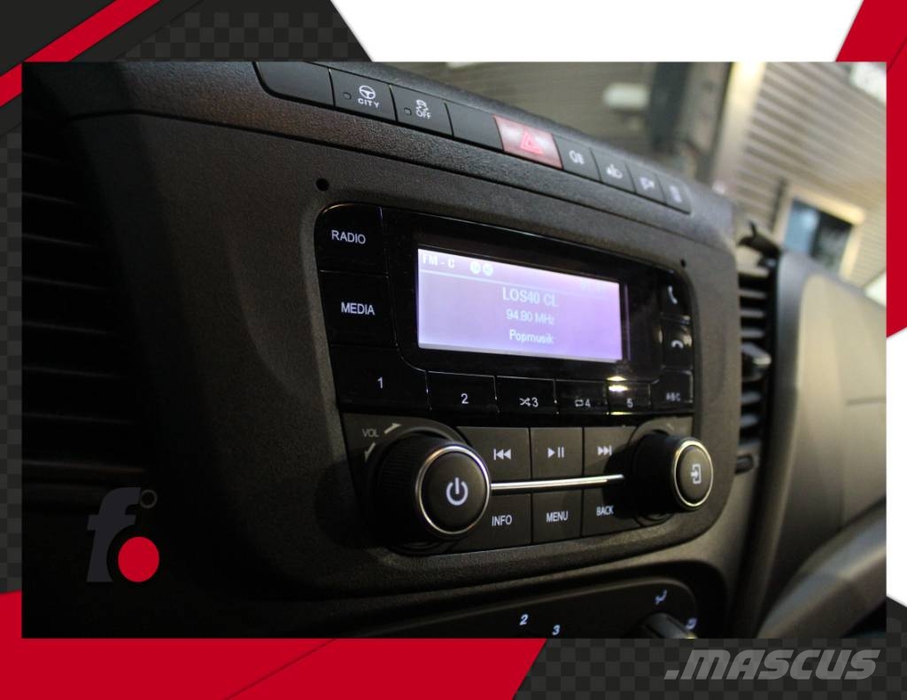 Iveco Daily CARROZADO CON PLATAFORMA ELEVADORA Camiones plataforma