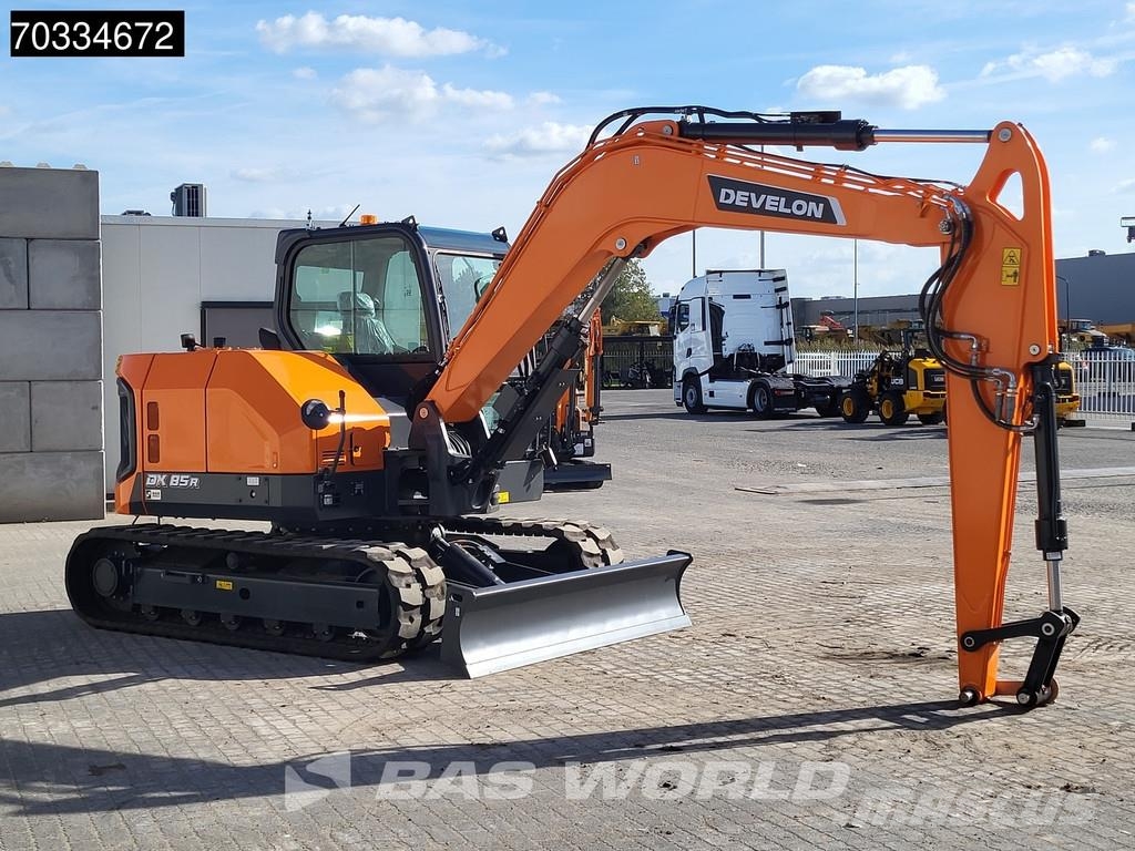 Develon DX85 R-7 A/C Minigraafmachines < 7t