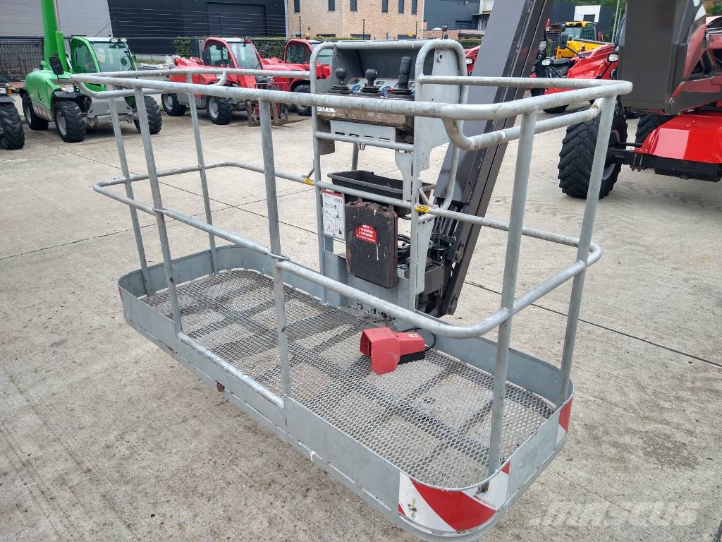Manitou 200 ATJ (261) Kompakte selbstfahrende Hebebühnen