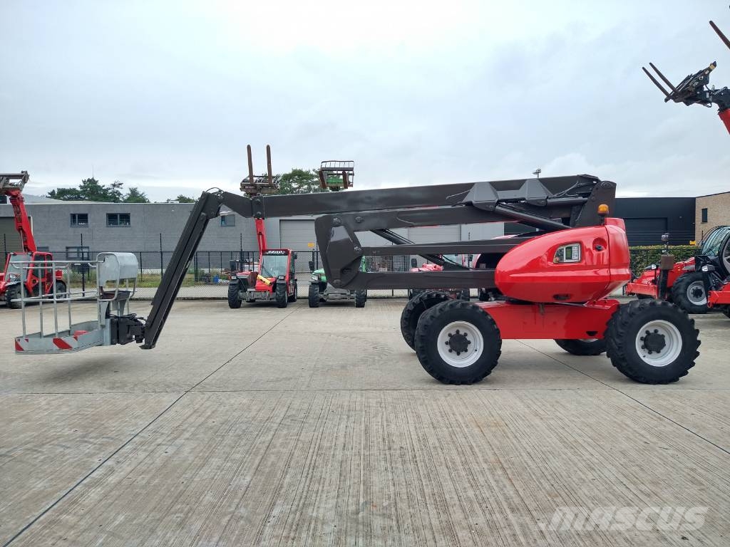 Manitou 200 ATJ (261) Kompakte selbstfahrende Hebebühnen