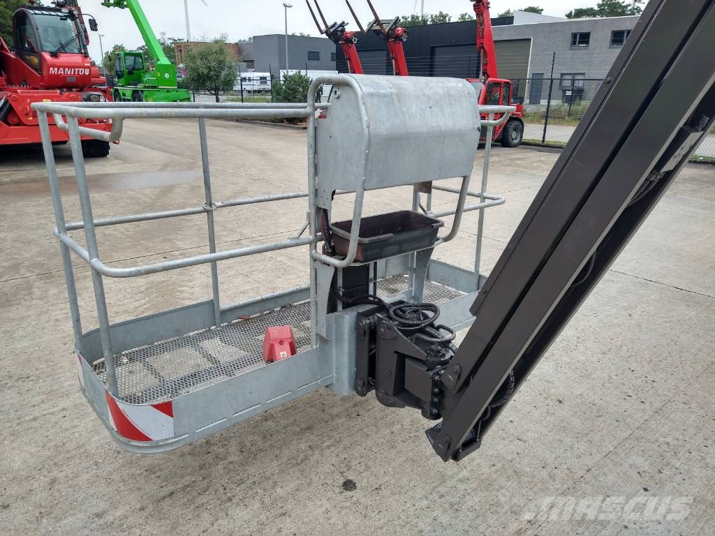 Manitou 200 ATJ (261) Kompakte selbstfahrende Hebebühnen