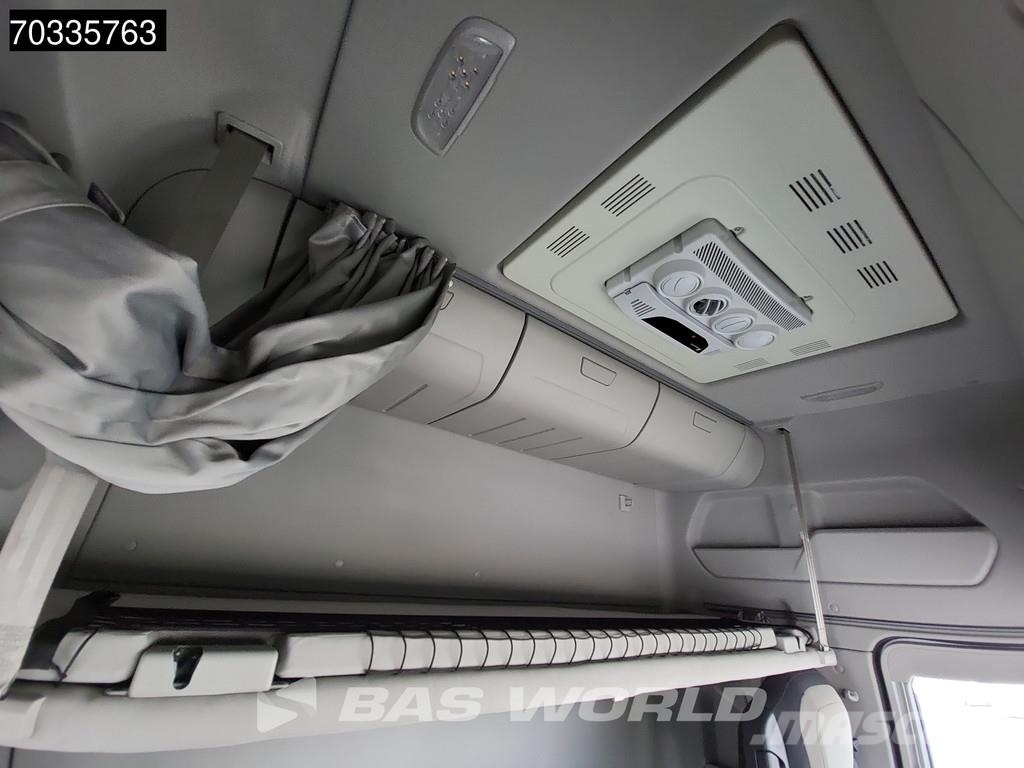 Ford F-Max 500 4X2 Retarder 2x Tanks Standklima Navi AC Tractor Units