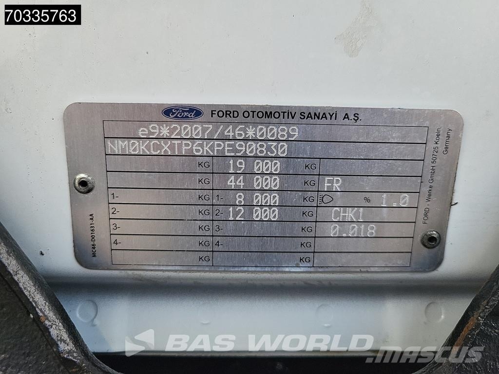 Ford F-Max 500 4X2 Retarder 2x Tanks Standklima Navi AC Tractor Units