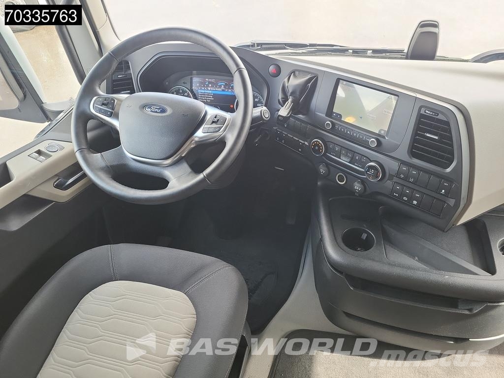 Ford F-Max 500 4X2 Retarder 2x Tanks Standklima Navi AC Tractor Units