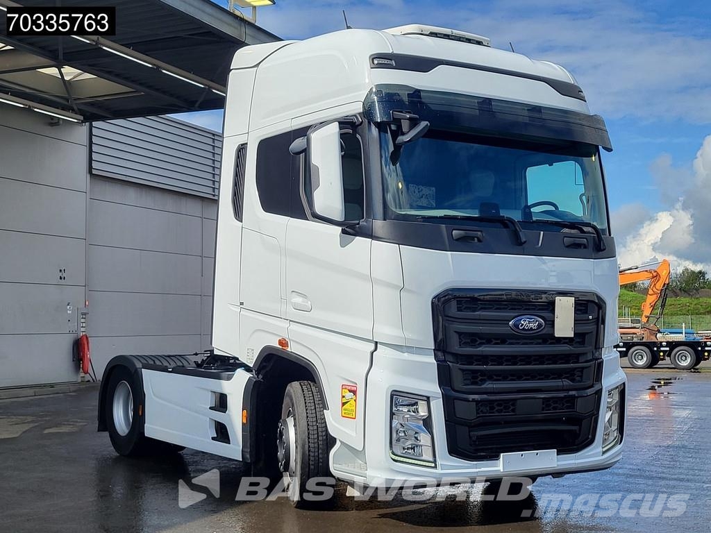 Ford F-Max 500 4X2 Retarder 2x Tanks Standklima Navi AC Tractor Units
