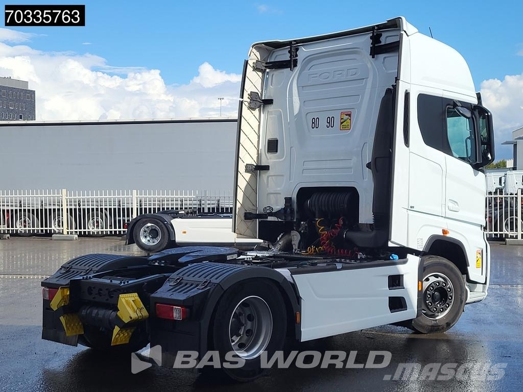 Ford F-Max 500 4X2 Retarder 2x Tanks Standklima Navi AC Tractor Units