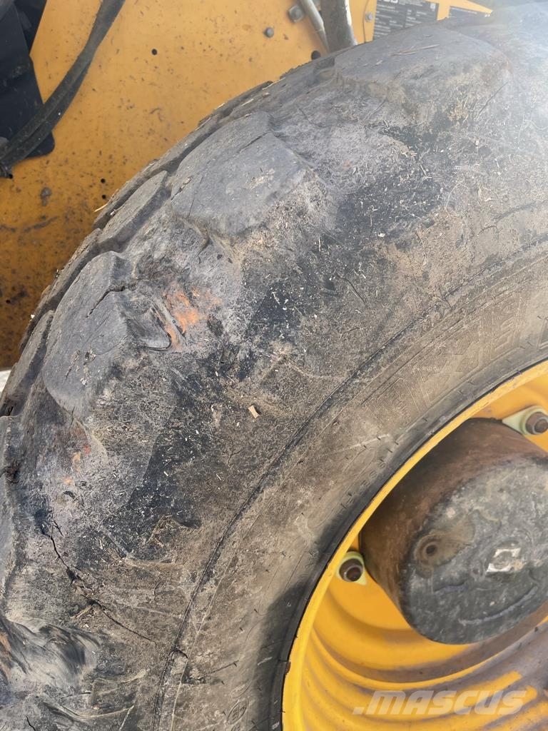 JCB 542 - 70 AGRISUPER معدات مناولة لأغراض الزراعة