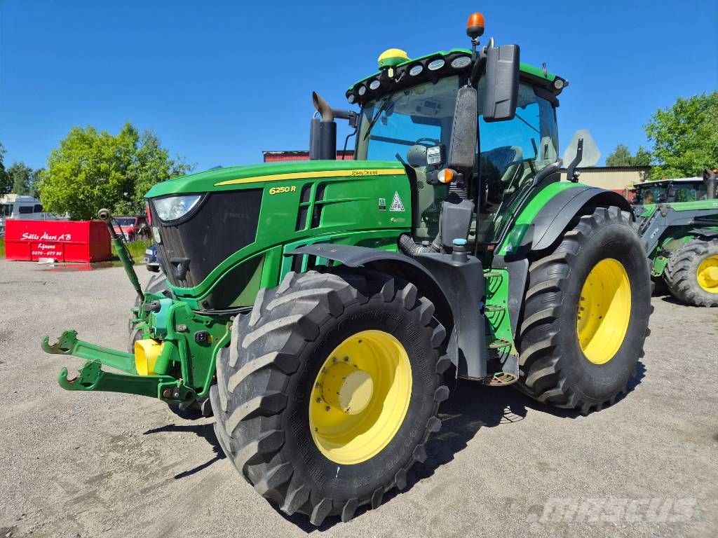 John Deere 6250 R الجرارات
