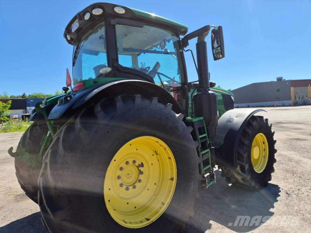 John Deere 6250 R الجرارات