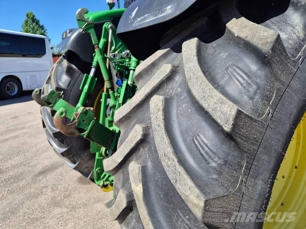 John Deere 6250 R الجرارات
