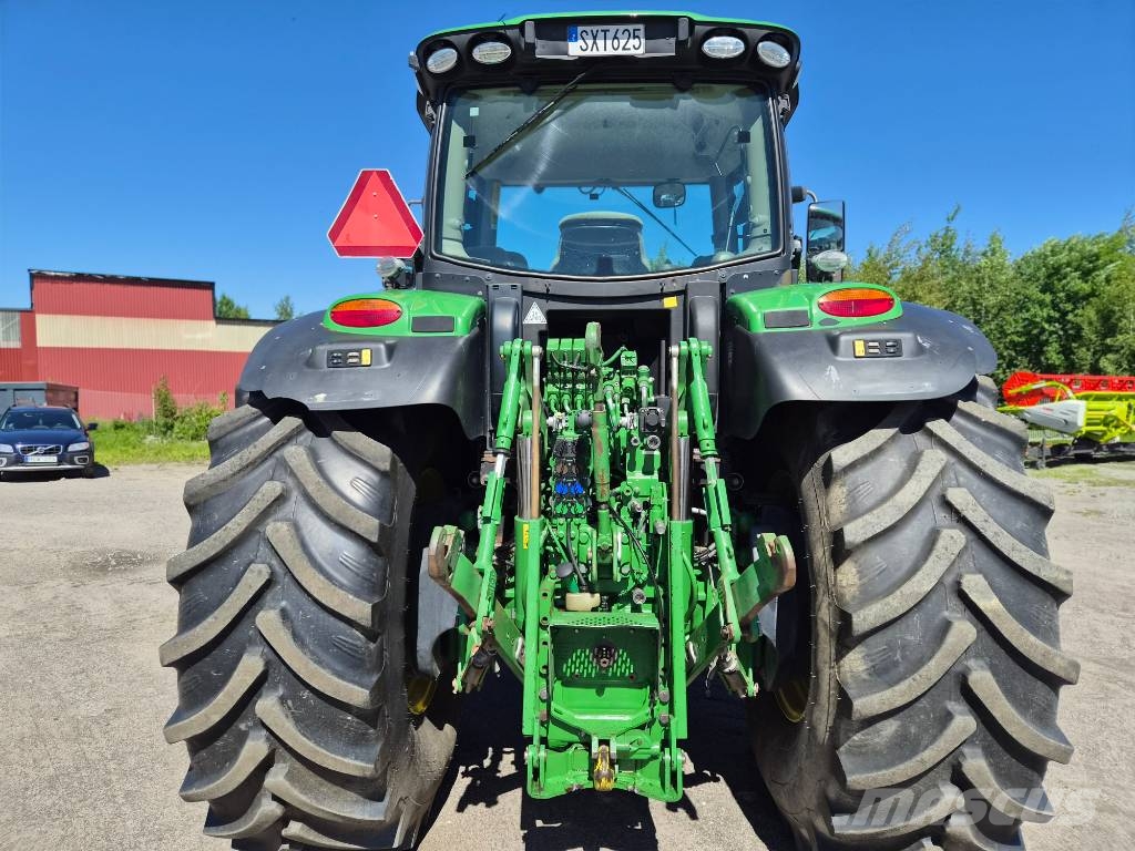 John Deere 6250 R الجرارات