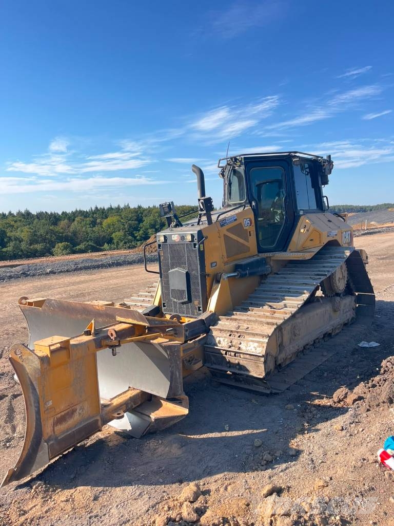 CAT D5 -17 LGP Pásové dozéry