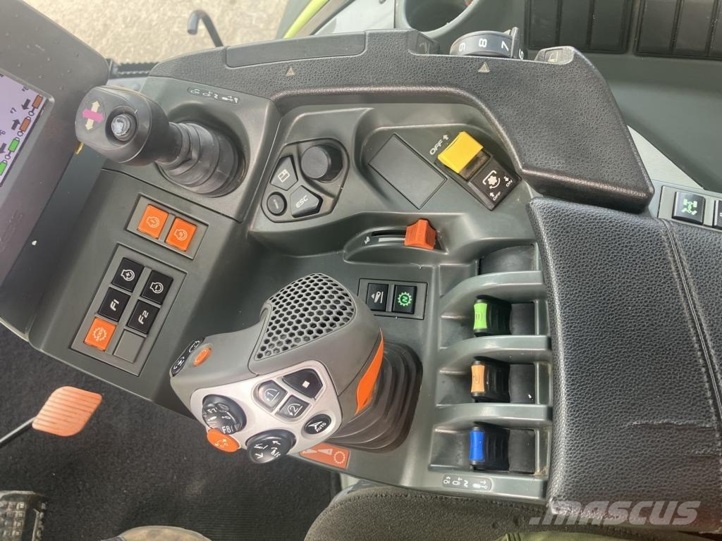 CLAAS AXION 830 CMATIC 트랙터