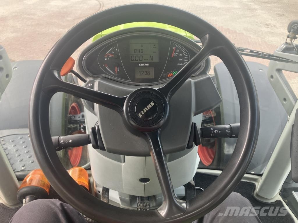 CLAAS AXION 830 CMATIC 트랙터
