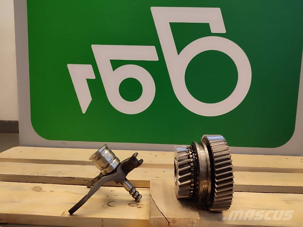 Fendt Sprocket with fork M716100080300 Fendt 700 Series Ülekandemehhanism