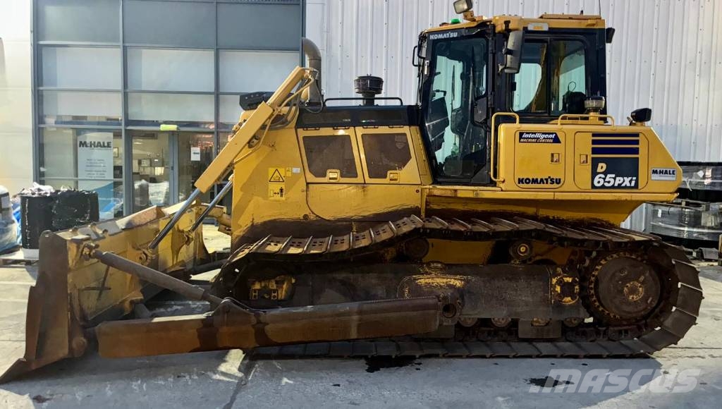 Komatsu D65PXI-18 Гусеничные бульдозеры