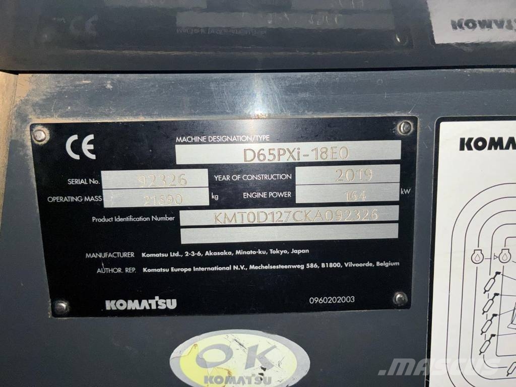 Komatsu D65PXI-18 Гусеничные бульдозеры
