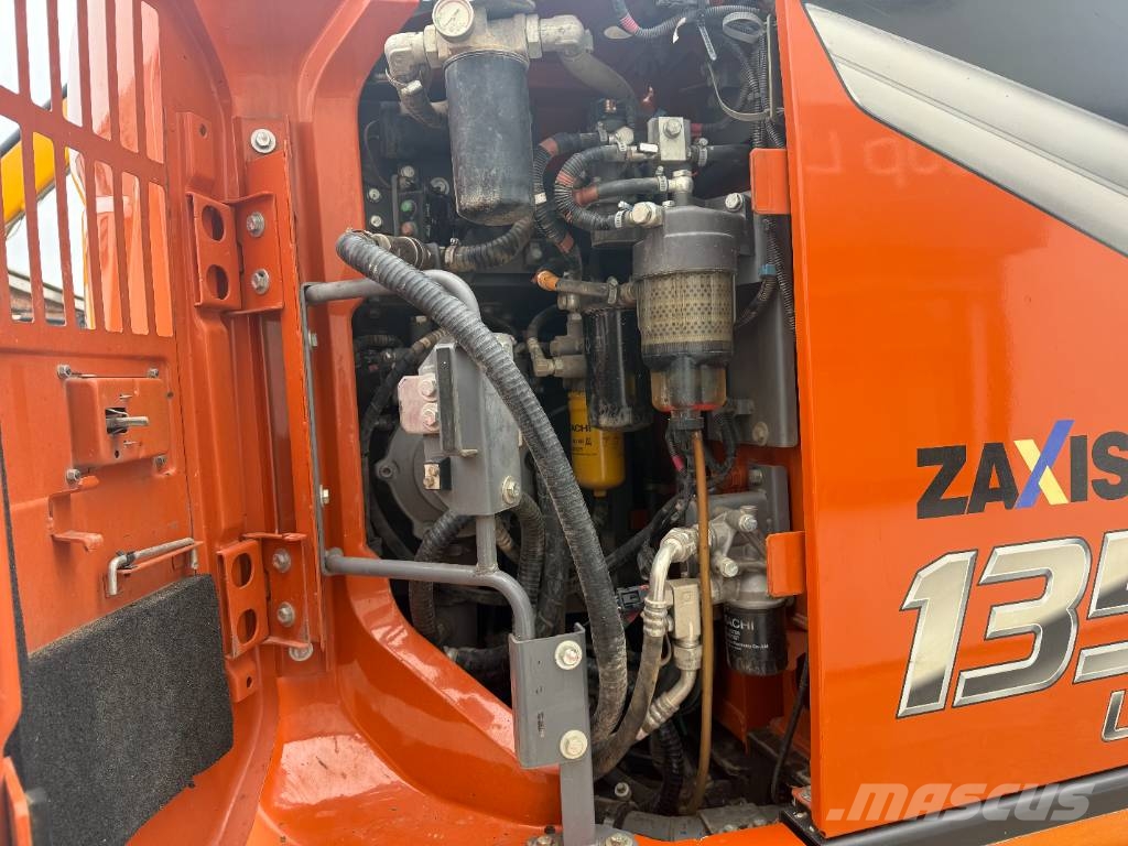 Hitachi ZX 135 US-7 Raupenbagger
