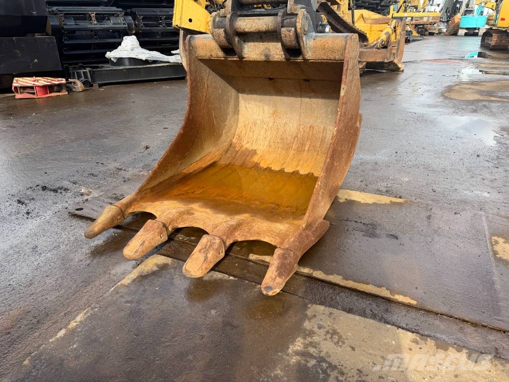 Volvo EC 300 D L Telakaivukoneet