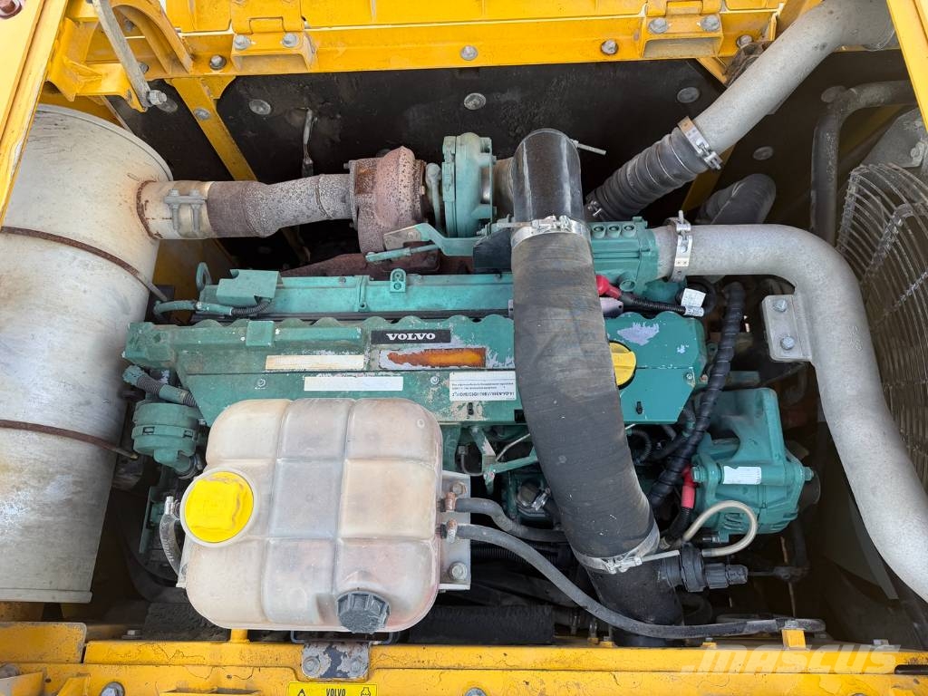 Volvo EC 300 D L Telakaivukoneet