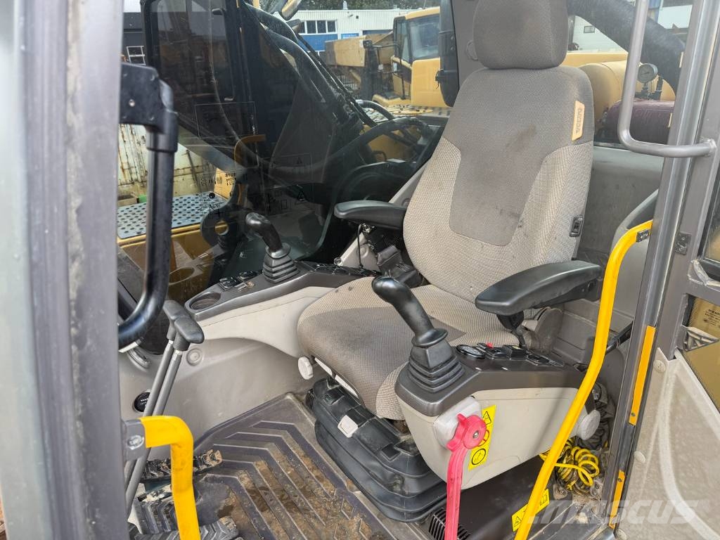 Volvo EC 300 D L Telakaivukoneet