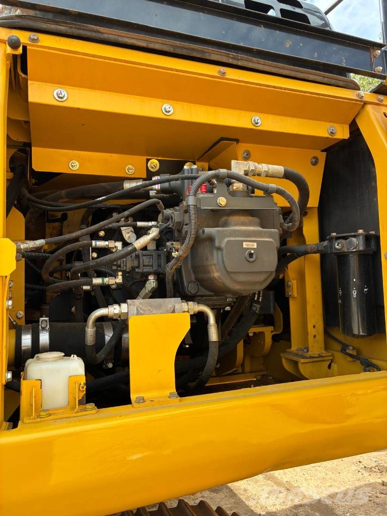 Komatsu HB 365 LC-3 Hybrid Bagri goseničarji