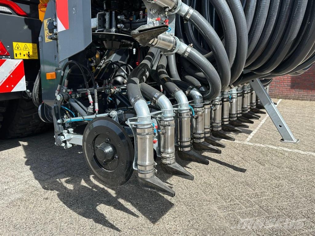 Veenhuis Premium Quad Shift 15.800 met Fullject 9m bemester Mesttank