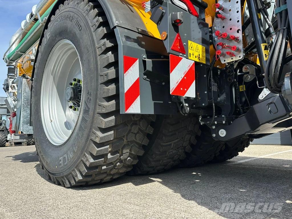 Veenhuis Premium Quad Shift 15.800 met Fullject 9m bemester Mesttank