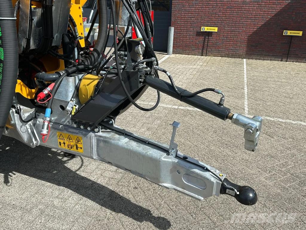 Veenhuis Premium Quad Shift 15.800 met Fullject 9m bemester Mesttank