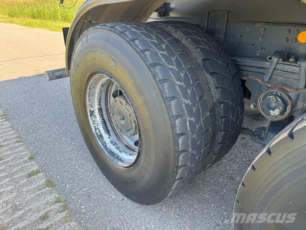 Iveco Trakker 410 6x4 Kipper Sora- ja kippiautot