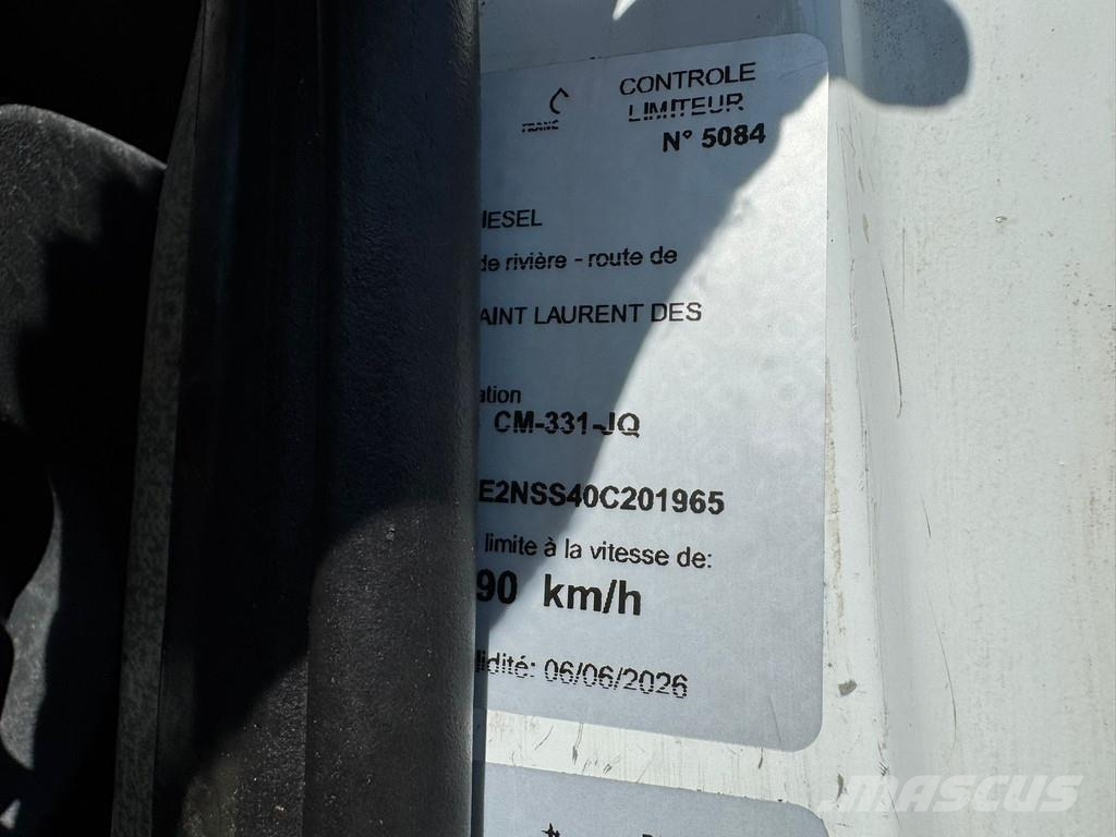 Iveco Trakker 410 6x4 Kipper Sora- ja kippiautot