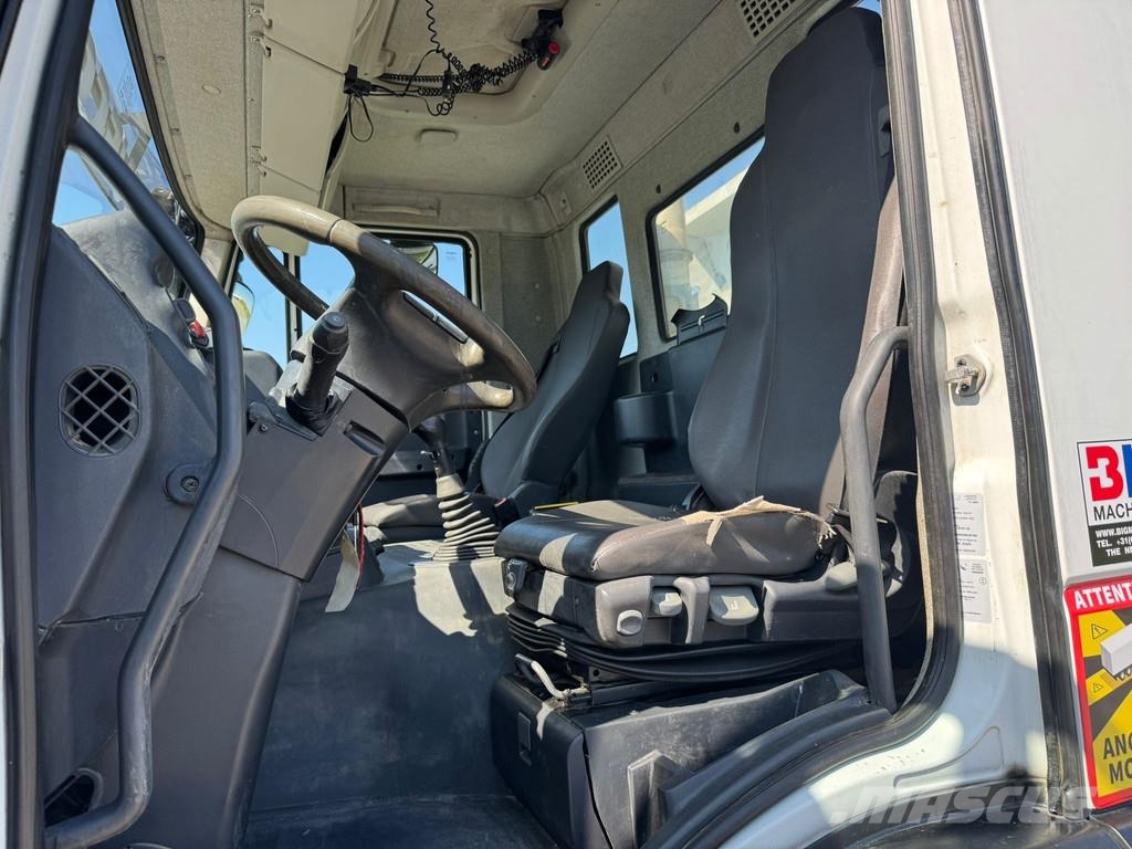 Iveco Trakker 410 6x4 Kipper Sora- ja kippiautot