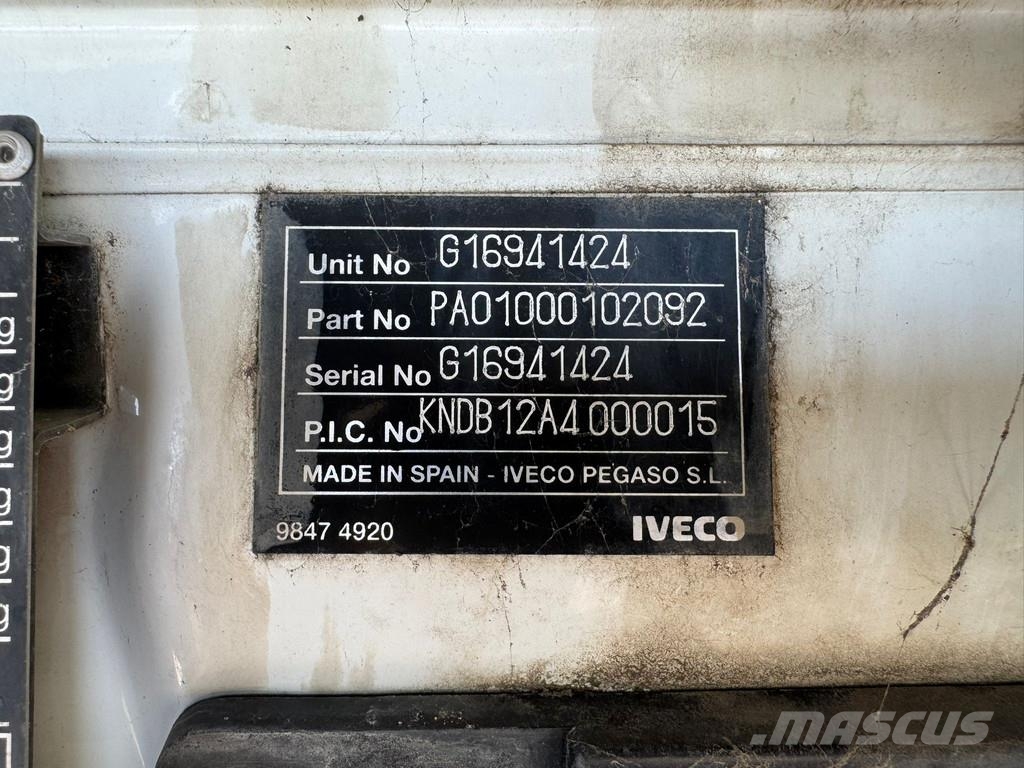 Iveco Trakker 410 6x4 Kipper Sora- ja kippiautot