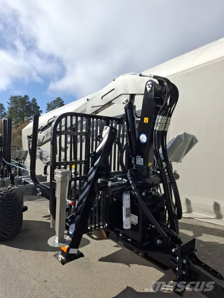 Multiforest Trejon MF950 ja V6500 9kg venttiilipöydällä Bosbouwaanhangers