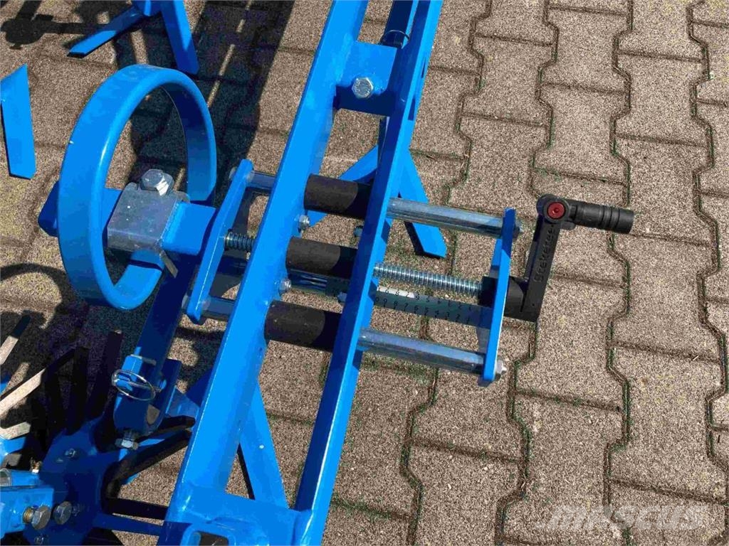 Lemken Hackmaschine mit integriertem Lenkrahmen EC-Weeder Ostali priključki in naprave za pripravo tal