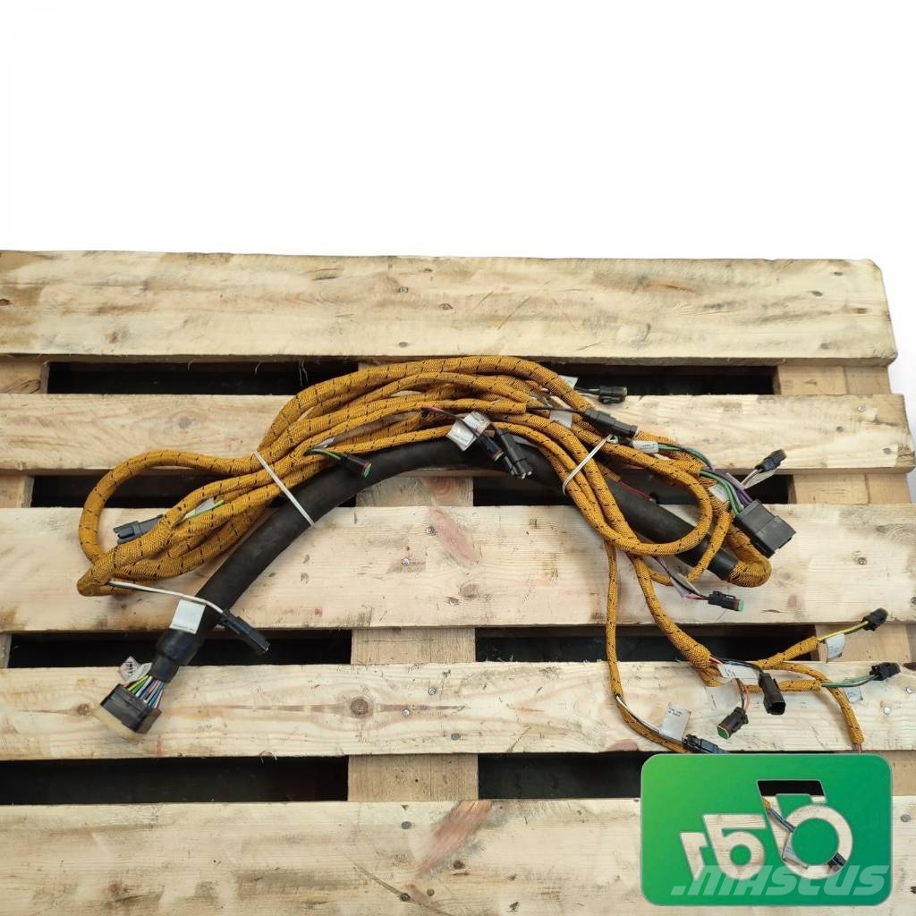 CAT 950H Front Landing Gear Wiring Harness Assembly 24 Componentes electrónicos