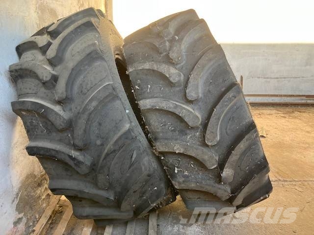 Galaxy 710/70R38 set nieuwe banden Gume, točkovi i felne