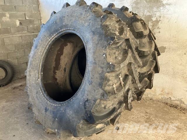 Galaxy 710/70R38 set nieuwe banden Gume, točkovi i felne