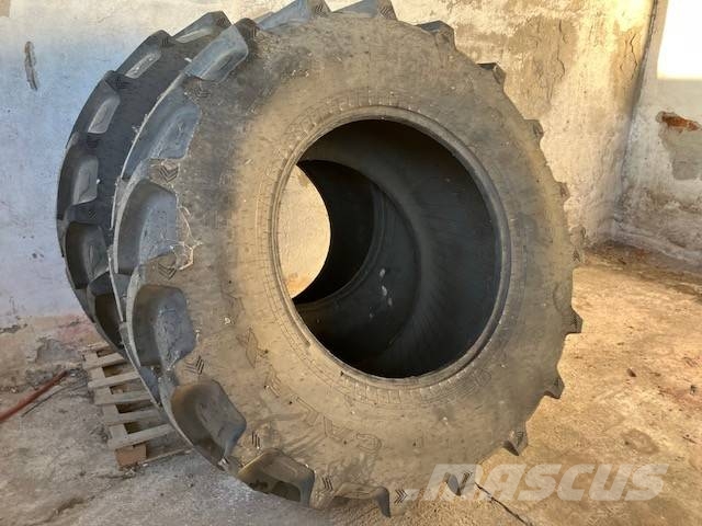 Galaxy 710/70R38 set nieuwe banden Gume, točkovi i felne