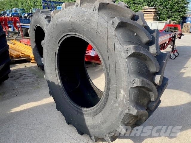 Galaxy 710/70R38 set nieuwe banden Gume, točkovi i felne