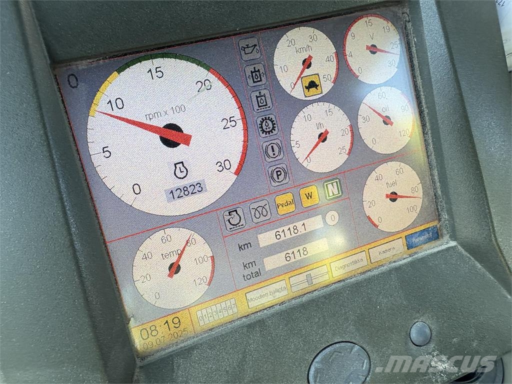 Lännen 8600E Sensodrive Koparko-ładowarki