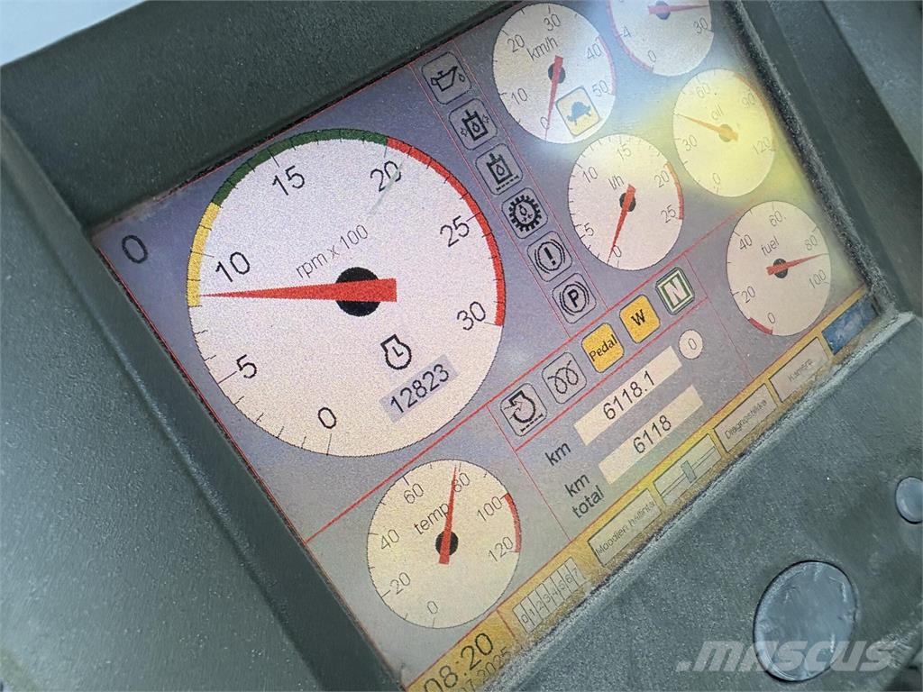 Lännen 8600E Sensodrive Koparko-ładowarki