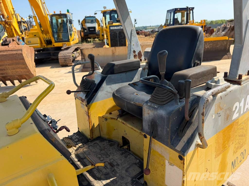 Komatsu D 21 A-7 Crawler dozers
