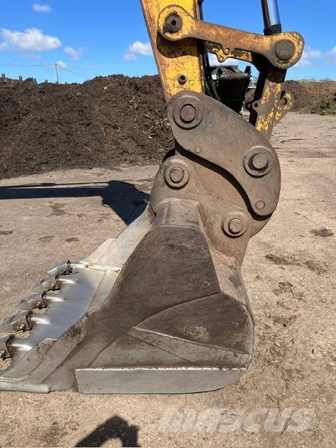 JCB JS 220 LC Excavadoras sobre orugas