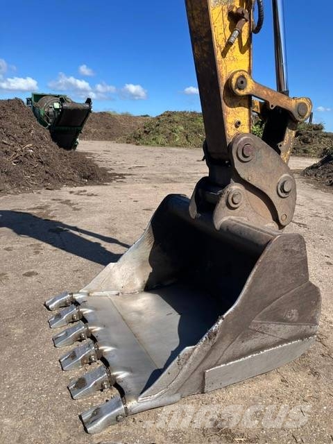 JCB JS 220 LC Excavadoras sobre orugas