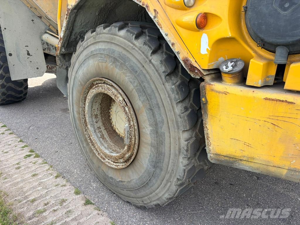 Volvo A25D ساحبات مفصلية